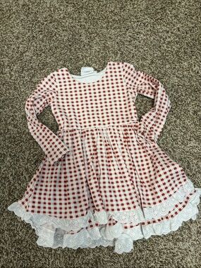 Magnolia brown and White Gingham Long-Sleeve Dress with Eyelet Trim